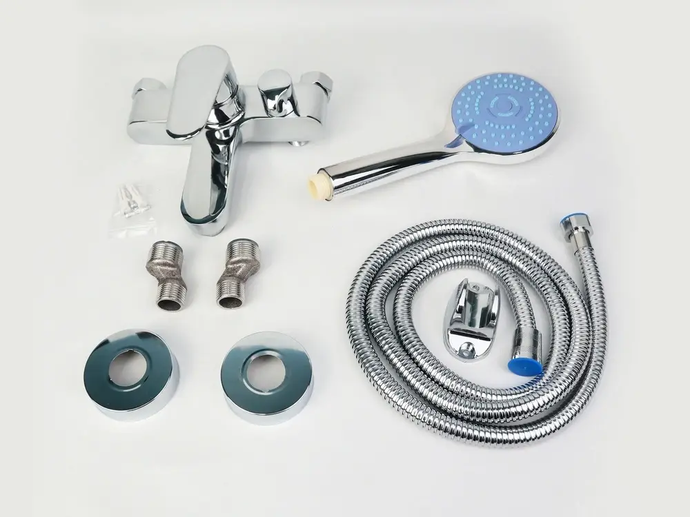 Complete bathroom fixtures set