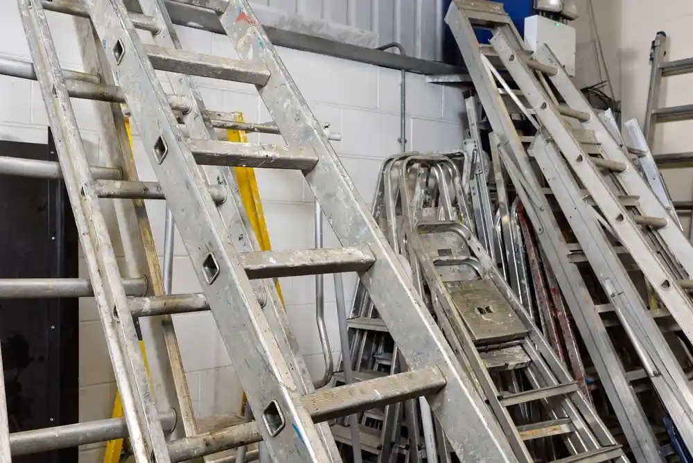 Industrial aluminum ladder for safe access